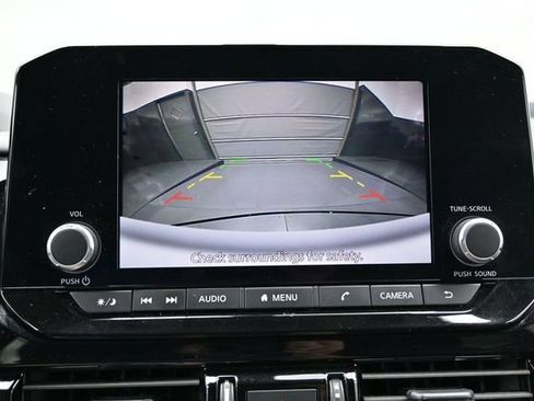 Used 2025 Nissan Pathfinder SV FWD image 43