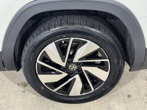 Used 2024 Volkswagen Atlas SE FWD image 36