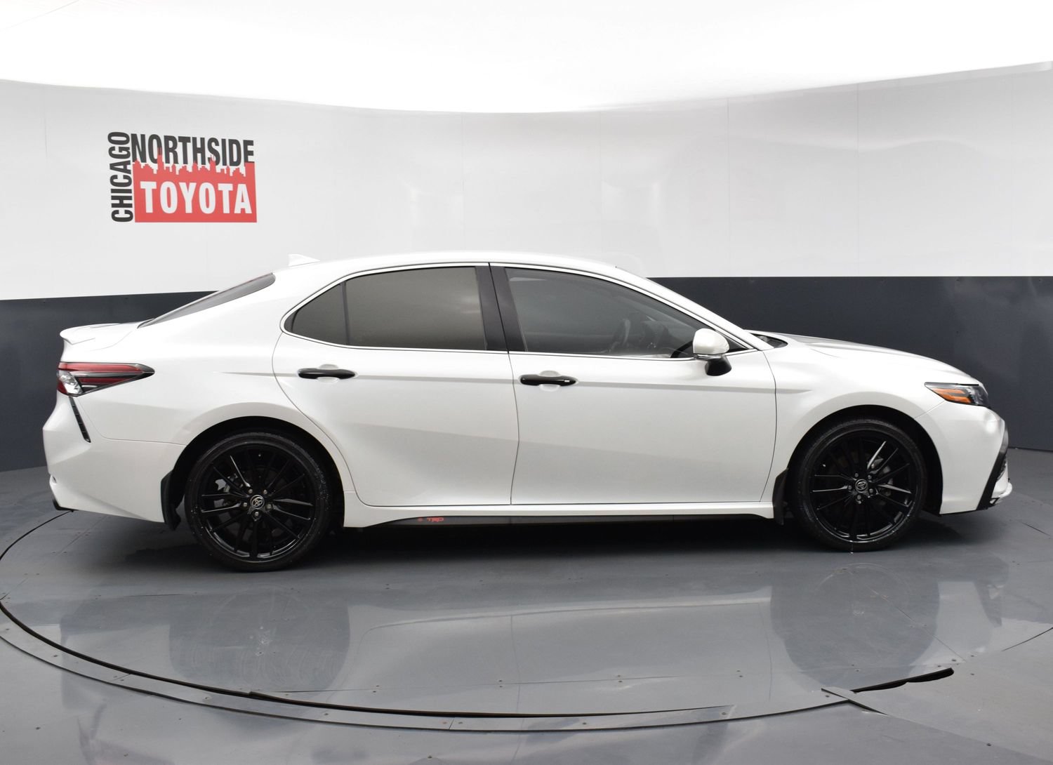 Used 2023 Toyota Camry XSE FWD image 5