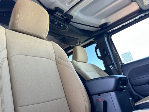 New 2026 Jeep Gladiator Willys image 13