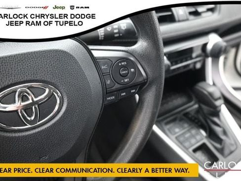 Used 2021 Toyota RAV4 LE AWD/4WD image 19