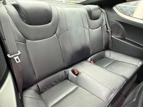 Used 2011 Hyundai Genesis 3.8 RWD image 10