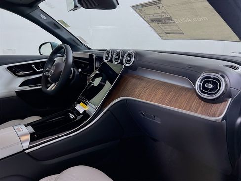 New 2026 Mercedes-Benz GLC 300 4MATIC image 32