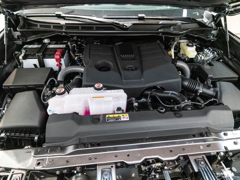 New 2026 Toyota Tundra Platinum AWD/4WD image 39