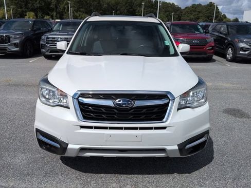 Used 2018 Subaru Forester 2.5i Premium w/ All-Weather Package AWD/4WD image 9