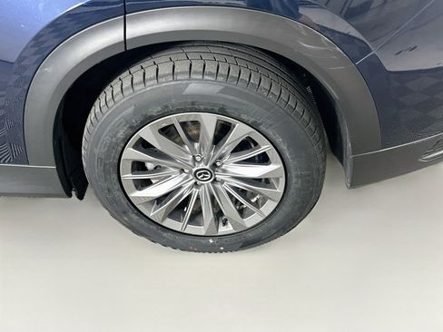 Used 2024 MAZDA CX-90 Plug-In Hybrid w/ Preferred AWD/4WD image 11