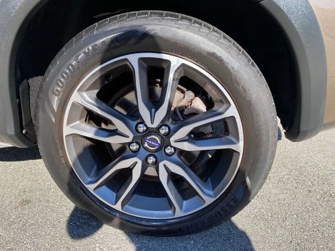 Used 2015 Volvo V60 T5 Cross Country image 9