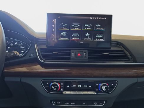 Used 2023 Audi Q5 2.0T Premium w/ Convenience Package AWD/4WD image 23