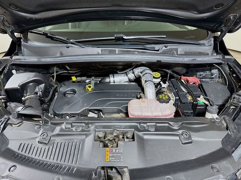 Used 2022 Buick Encore Preferred w/ Safety Package FWD image 26