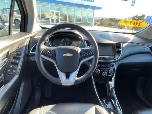 Used 2017 Chevrolet Trax Premier image 22