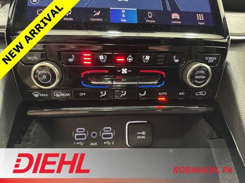 Used 2023 Jeep Grand Cherokee L Overland image 40