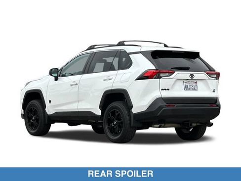 Used 2021 Toyota RAV4 LE w/ Carpet Mat Package (TMS) AWD/4WD image 8