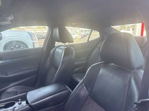 Used 2021 Nissan Maxima SR w/ Sport Mat Group image 8