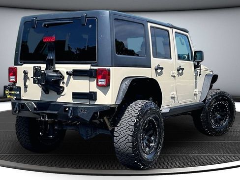Used 2018 Jeep Wrangler Unlimited Rubicon w/ Connectivity Group AWD/4WD image 6