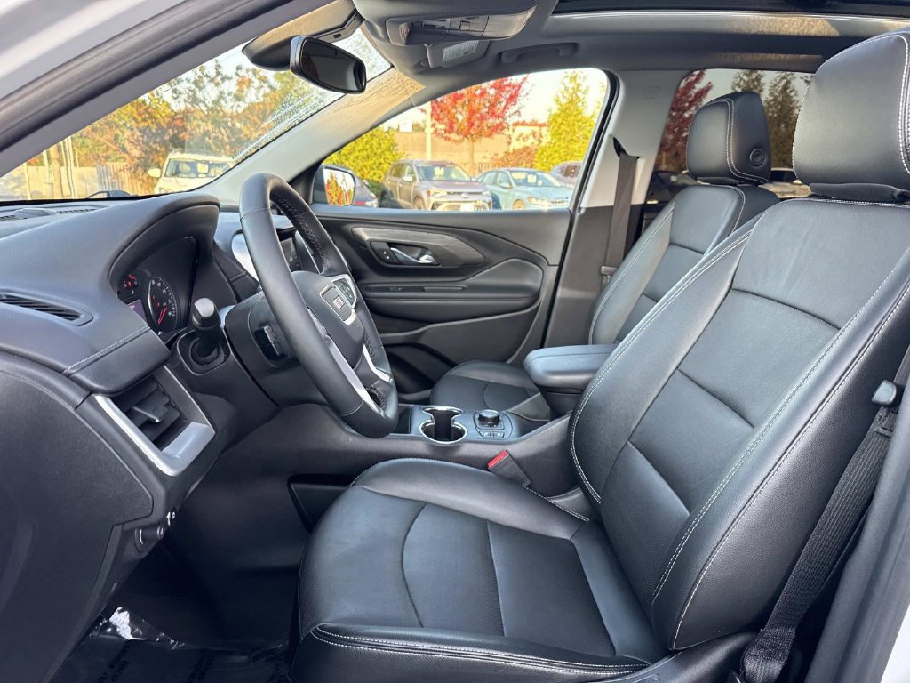 Used 2023 GMC Terrain SLT w/ Infotainment Package II AWD/4WD image 10