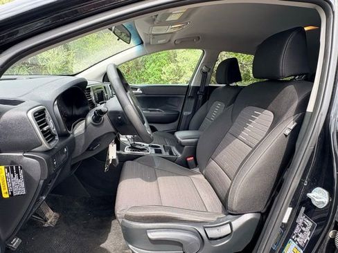 Used 2018 Kia Sportage LX AWD/4WD image 9