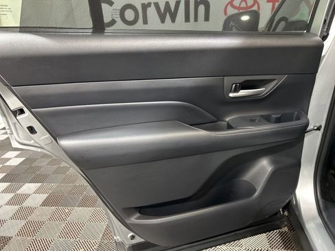 Used 2025 Toyota Grand Highlander AWD image 20