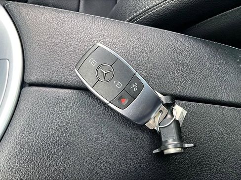 Used 2022 Mercedes-Benz GLC 300 image 12