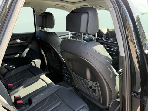 Used 2024 Audi Q5 e Premium w/ Convenience Package image 42