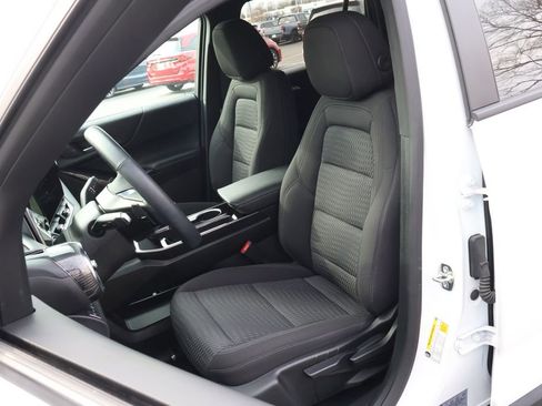 Certified 2025 Chevrolet Equinox LT image 30