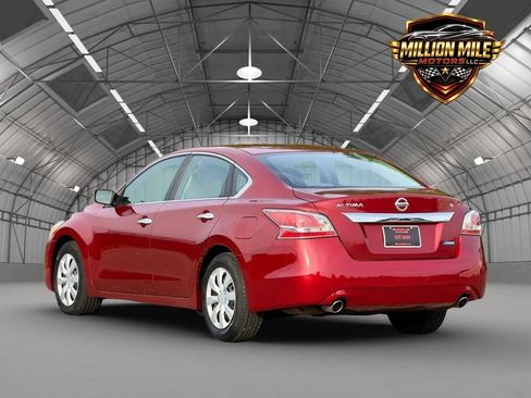 Used 2014 Nissan Altima 2.5 S FWD image 10