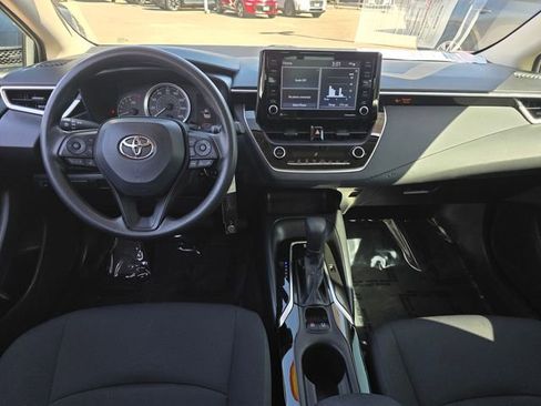 Used 2022 Toyota Corolla LE FWD image 11