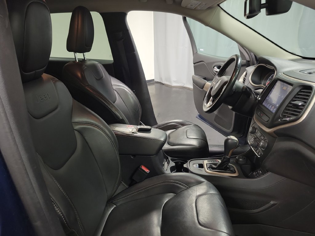 Used 2018 Jeep Cherokee Limited AWD/4WD image 33