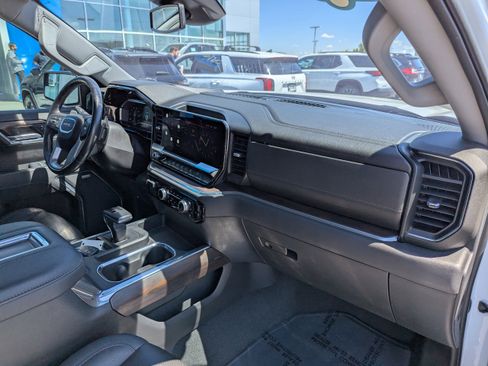 Certified 2022 GMC Sierra 1500 SLT w/ SLT Premium Package AWD/4WD image 43