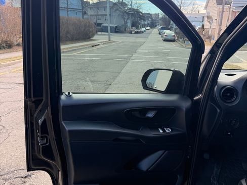 Used 2017 Mercedes-Benz Metris Passenger image 17