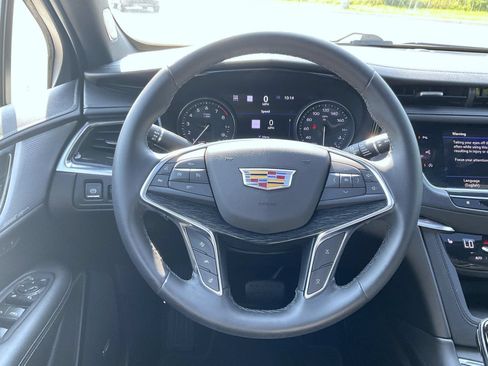Used 2021 Cadillac XT5 Premium Luxury AWD/4WD image 13