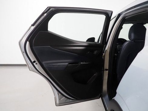 Used 2022 Chevrolet Bolt EUV LT w/ Convenience Package image 51