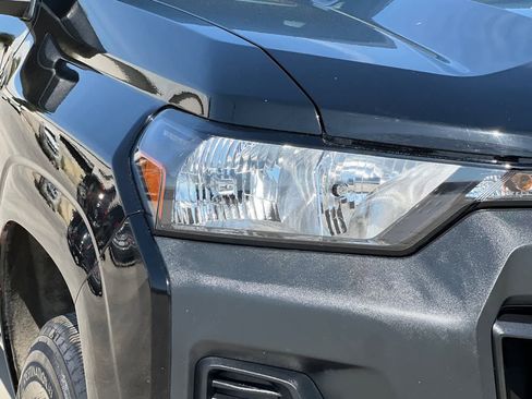 Used 2023 Chevrolet Colorado W/T image 33