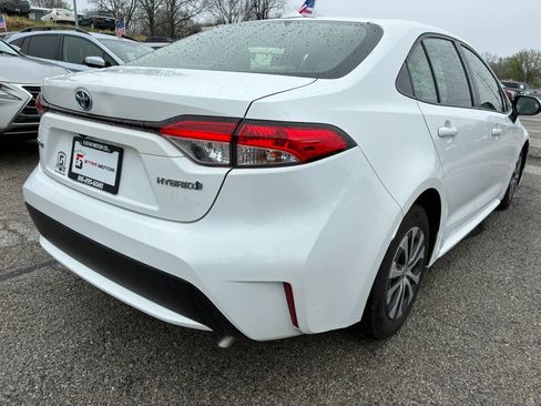 Used 2022 Toyota Corolla LE image 3
