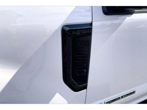 Used 2019 Ford F250 Lariat w/ Lariat Ultimate Package AWD/4WD image 9