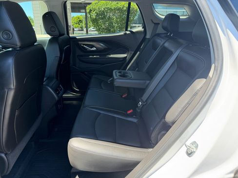 Used 2022 GMC Terrain SLT w/ LPO, Floor Liner Package AWD/4WD image 21