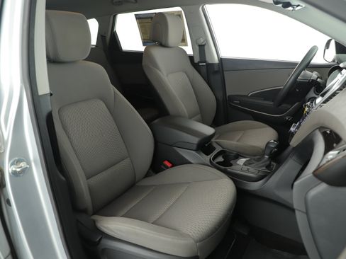 Used 2019 Hyundai Santa Fe XL SE image 9