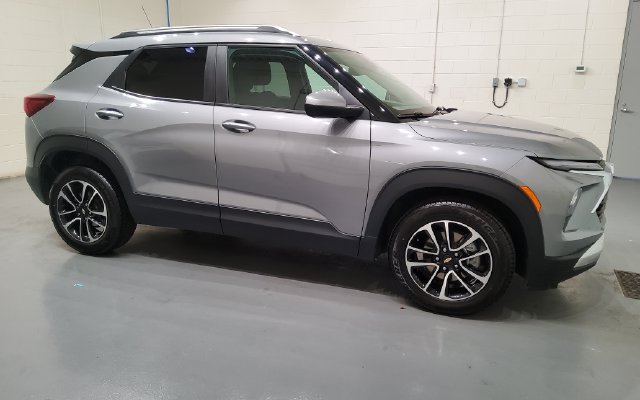 Used 2025 Chevrolet TrailBlazer LT FWD image 11