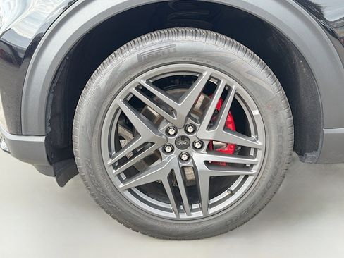 Used 2025 Ford Explorer ST-Line w/ ST-Line Street Pack image 40