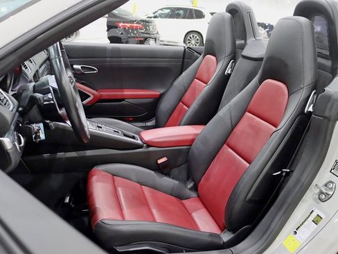 Used 2018 Porsche 718 Boxster S image 26