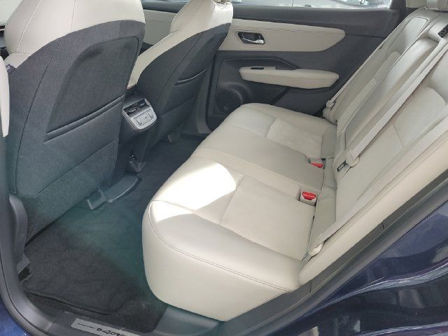 Used 2024 Nissan Ariya AWD image 9