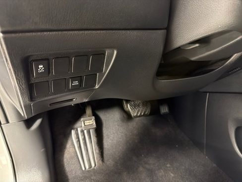 Used 2020 Nissan Pathfinder S FWD image 14