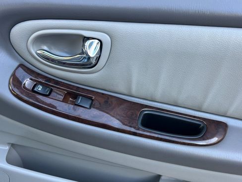 Used 2000 Nissan Maxima SE image 19