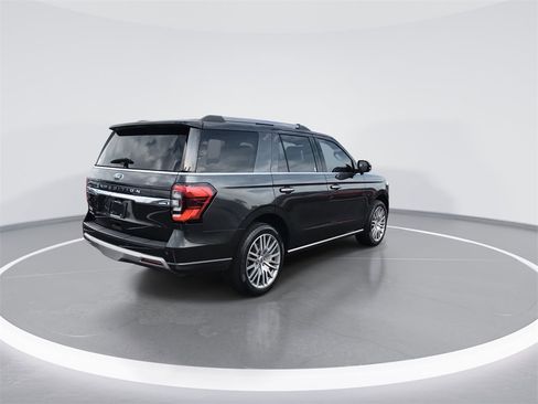 Used 2022 Ford Expedition Limited image 8
