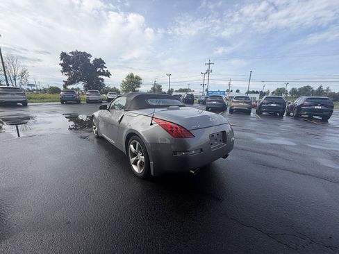 Used 2007 Nissan 350Z Grand Touring RWD image 6