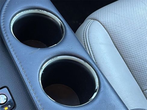 Used 2014 Toyota Avalon Limited image 29