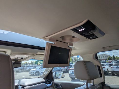 Certified 2020 Chevrolet Suburban LT AWD/4WD image 34