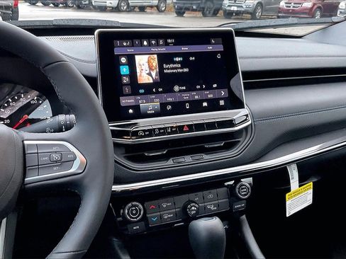 New 2026 Jeep Compass Latitude image 7