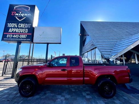 Used 2019 Toyota Tacoma 2WD Access Cab image 6