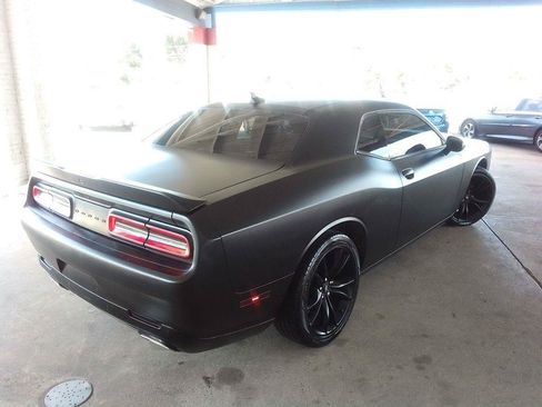 Used 2018 Dodge Challenger SXT Plus RWD image 5