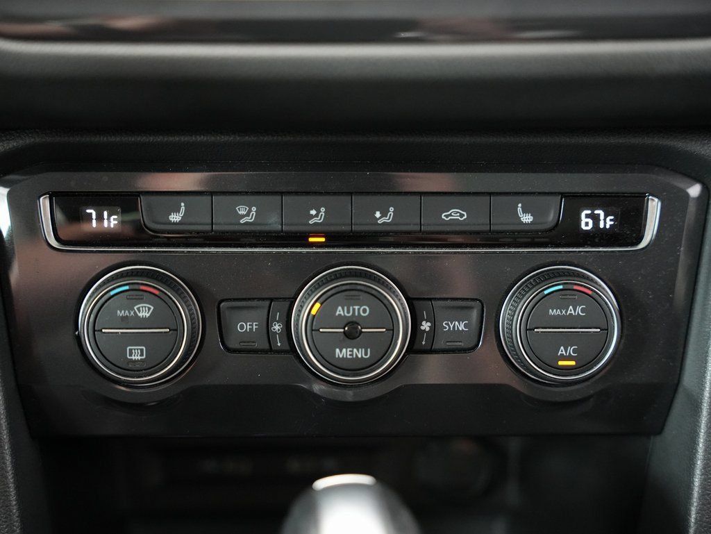 Used 2021 Volkswagen Tiguan SE w/ Panoramic Sunroof Package AWD/4WD image 26